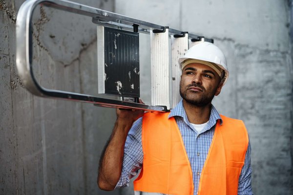 Comment les constructeurs professionnels assurent-ils un travail de qualité ?